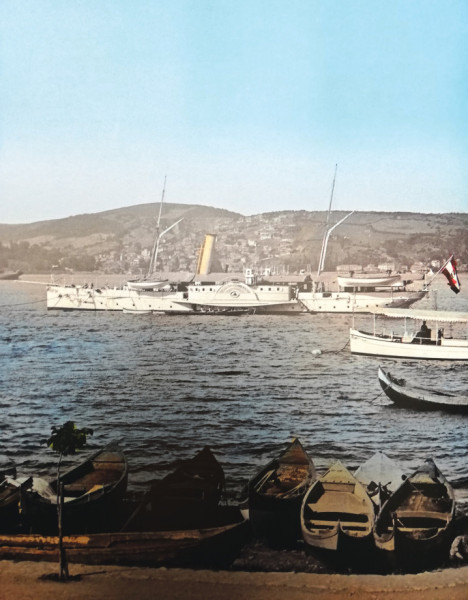 A Taurus állomáshajó Yeniköy mellett (1905)