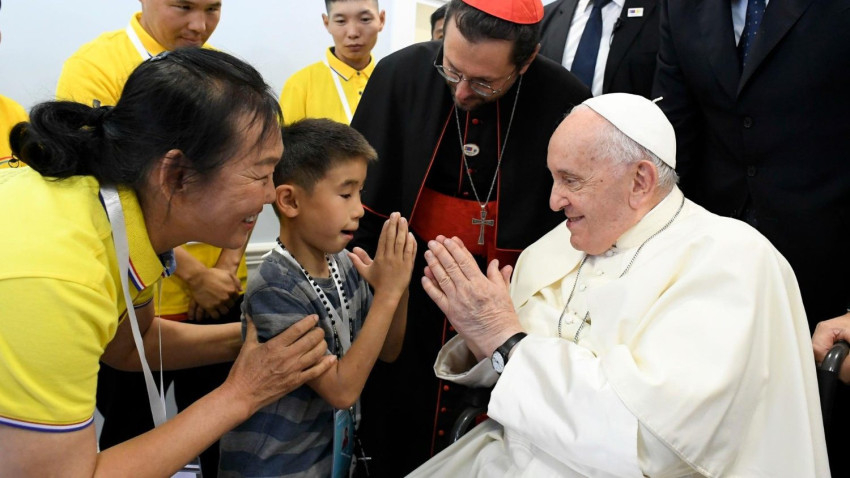 Ferenc pápa Mongóliában az Irgalmasság Háza megnyitóján