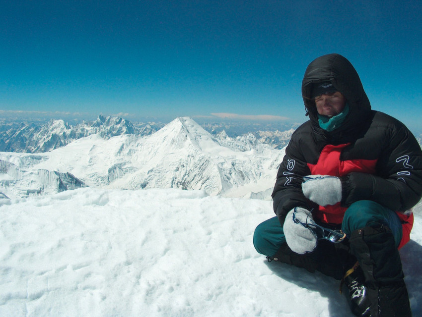 A 8035 méter magas Gasherbrum II csúcsán (Fotó: Erőss Zsolt)