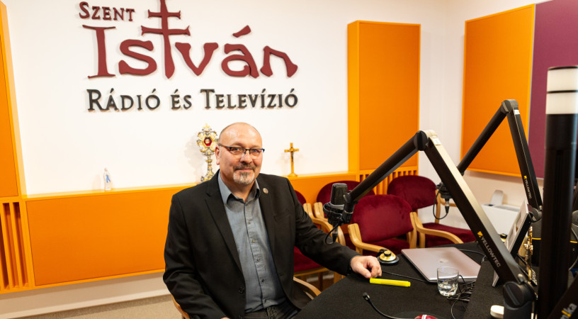 Misszió a mikrofon mögött – Huszonöt éve szól a Szent István Rádió
