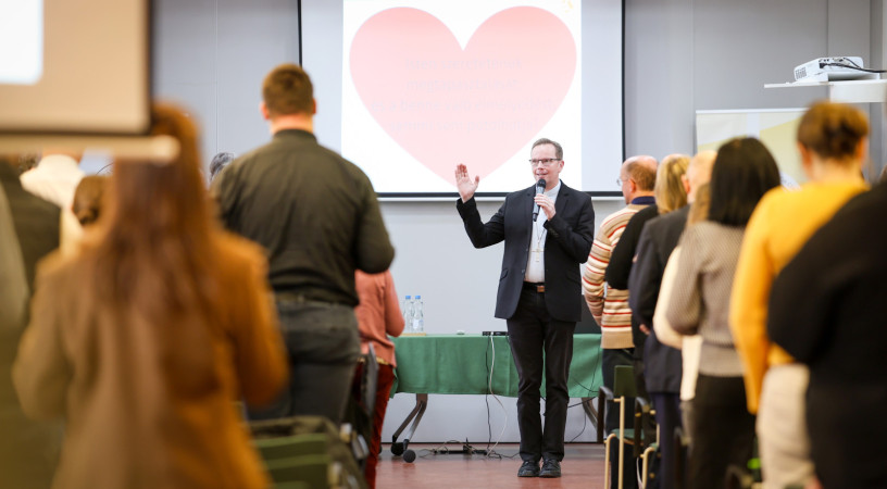 Lélekölő képek – Szakmai napot szervezett az OLI és az MKPK Családbizottsága a pornófüggőségről