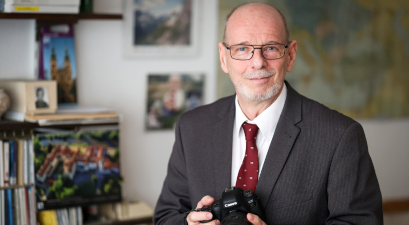 A pillanat elszáll, a fotó megmarad –
Találkozás Thaler Tamás „dokumentarista fotóssal”