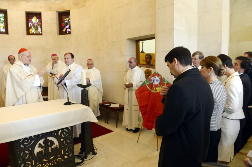 Erdő Péter megáldotta Kondor Lajos szobrát Fatimában