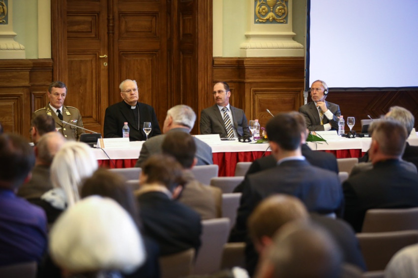 Konferencia a vallási tényezők szerepéről korunk fegyveres konfliktusaiban