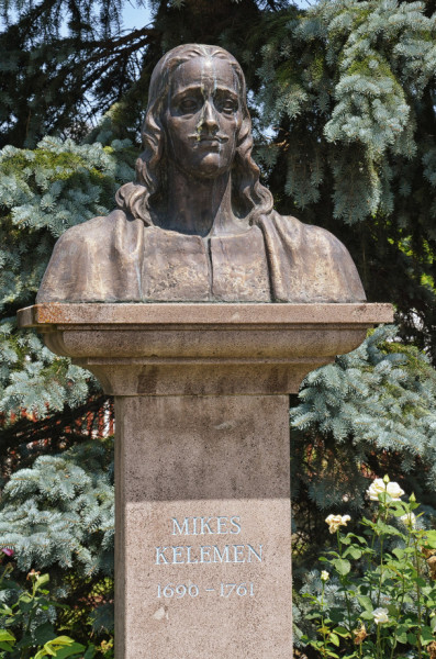 Mikes Kelemen szobra Zágonban