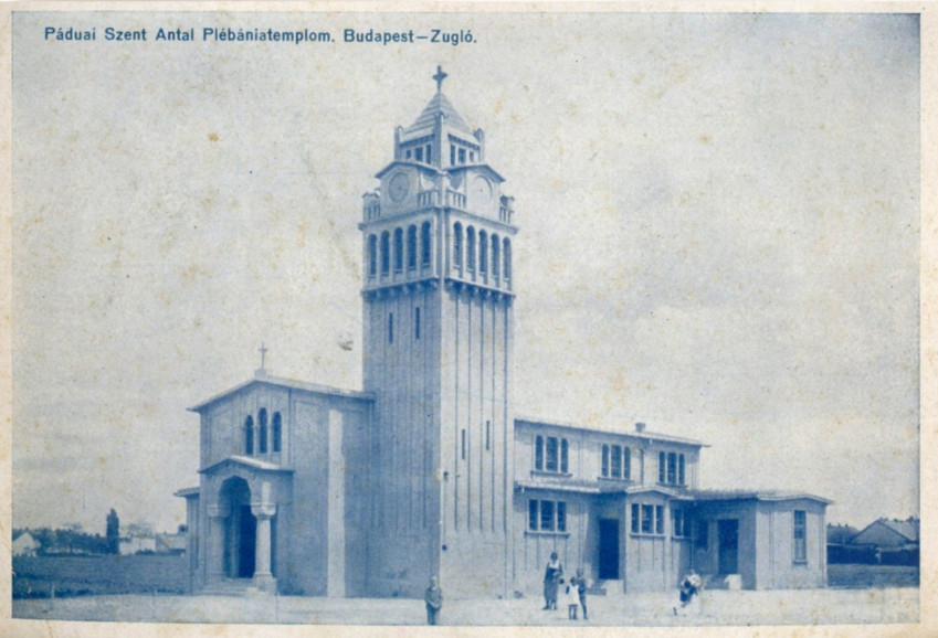 Az egykori kistemplom.