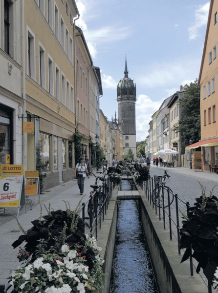 Wittenbergi utcakép a vártemplommal