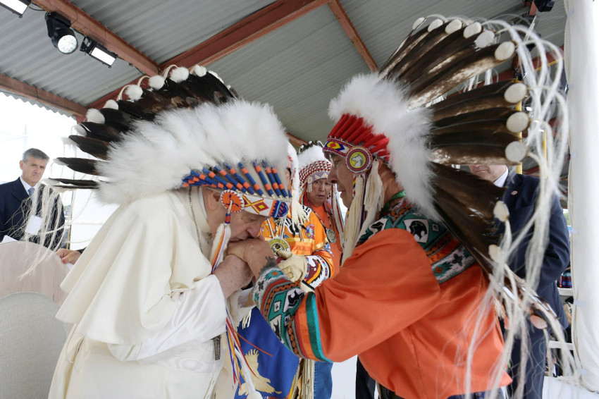 Bocsánatkérés a kanadai őslakosoktól
