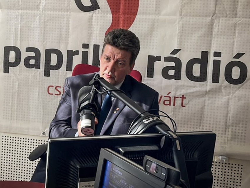 Móczár Gábor a kolozsvári Paprika Rádióban is beszámolt a Nemzeti Névtér legújabb fejlesztéséről