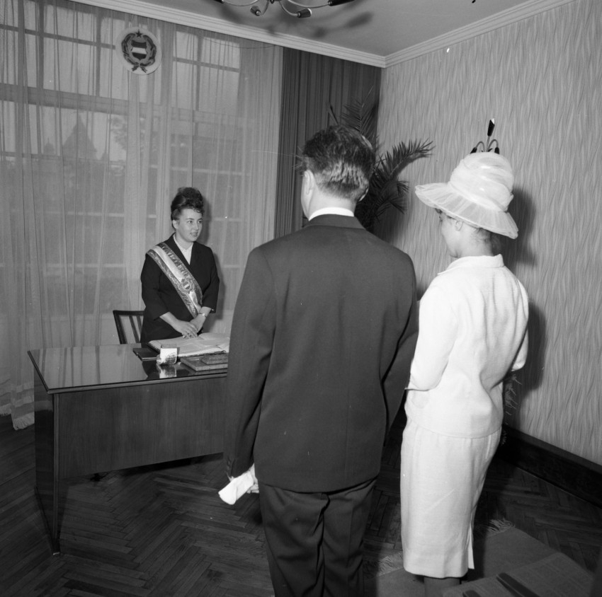 Esküvő „társadalmi szertartás” szerint