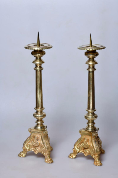 A pápai sekrestye oltárgyertyatartói a budai prímási palotából