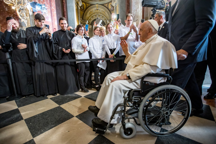 Kispapok, köztük Mosztockij Sándor a bazilikában