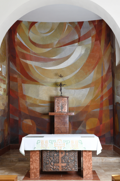 Pilisszentlélek, oltárfal (Fotó: Mudrák Attila)