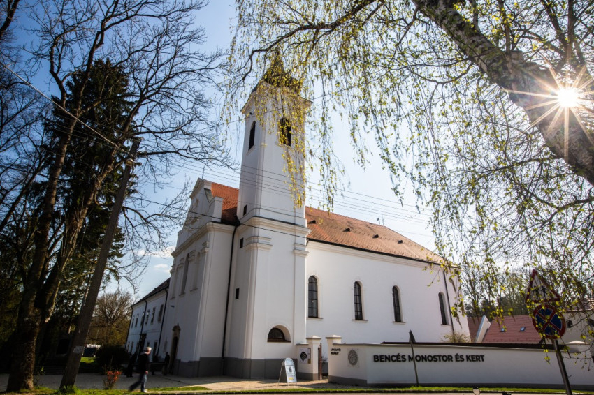 Baonybéli bencés templom