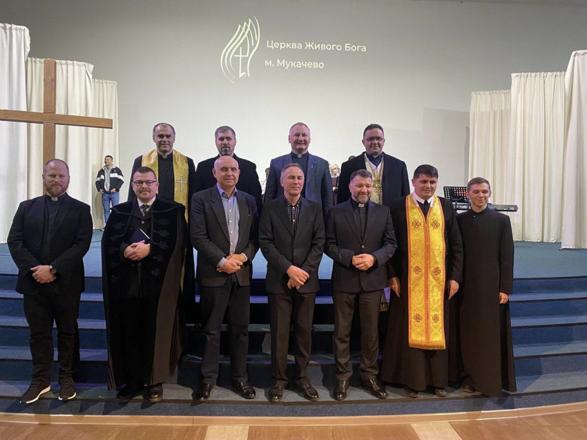 A munkácsi Élő Isten Egyháza képviselői