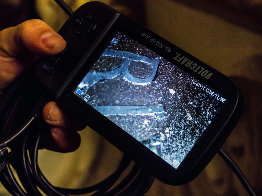 A Padányi-sír vizsgálata (Fotó: Nagy Lajos)