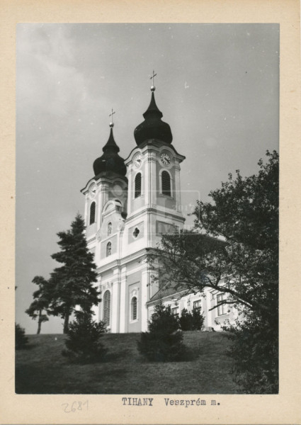 Az apátsági templom 1970 körül