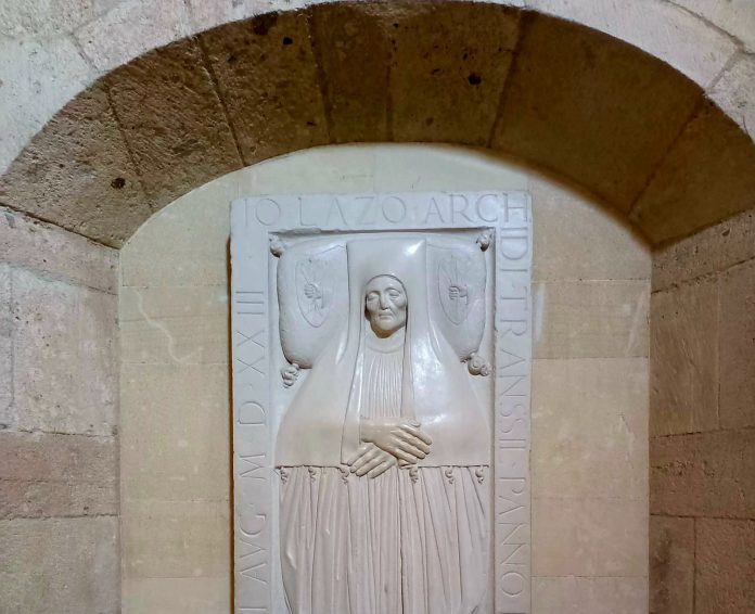 Jászai László sírjának másolata Gyulafehérváron
