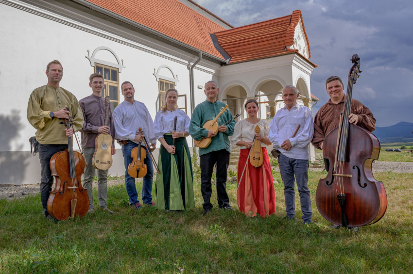 Régizene-piknik a Codex és Musica Historica régizene együttesekkel, Kovács Gábor táncmesterrel (Fotó: Szigeti Vajk István)