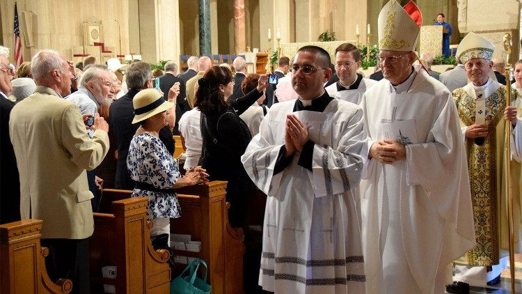 Erdő Péter bíboros a washingtoni magyar kápolna felszentelésekor bemutatott szentmisén (Bocskai Radio, Cleveland)