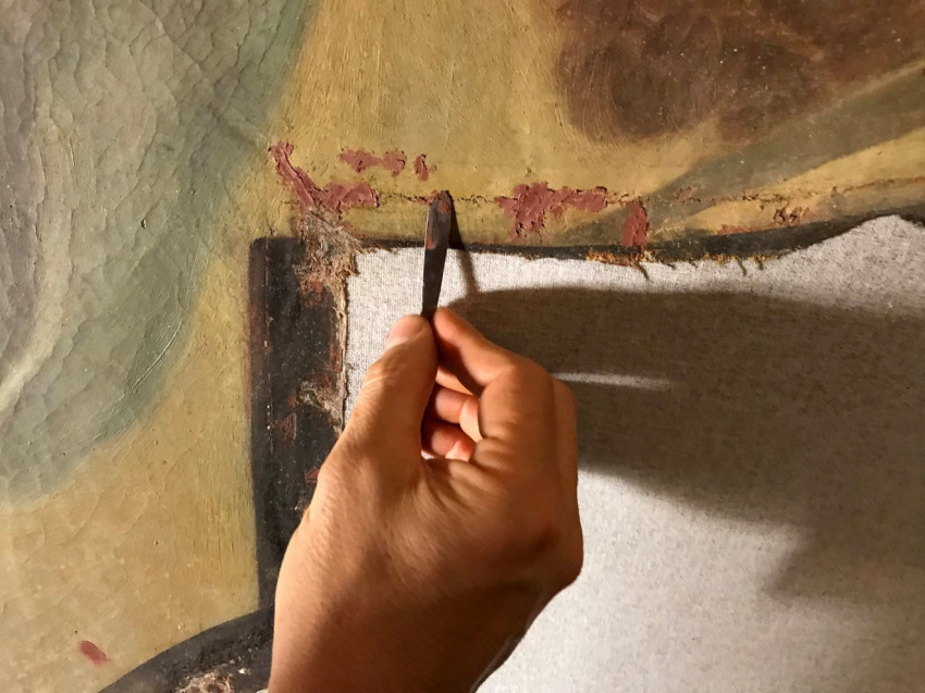 A restaurálás során különböző munkafolyamatokon megy keresztül a festmény: konzerválás, tisztítás, az eredeti vászon dublírozása, hiányzó részek pótlása, lakkozás stb.