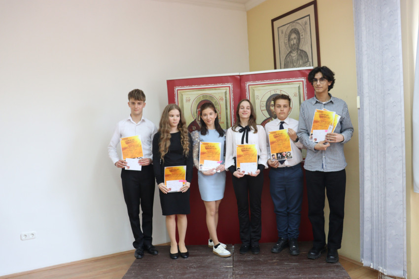 A szavalóverseny díjazottjai: Simon Kristóf, Bocz Gabriella, Munkácsi Anett Henrietta, Demeter Panna, Szücs Martin, Balogh Balázs Gábor