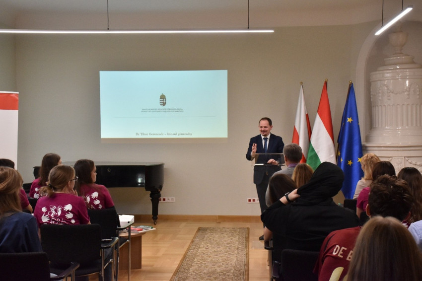 Gerencsér Tibor főkonzullal