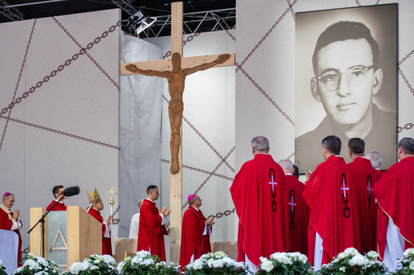 A boldoggá avatás Sasváron