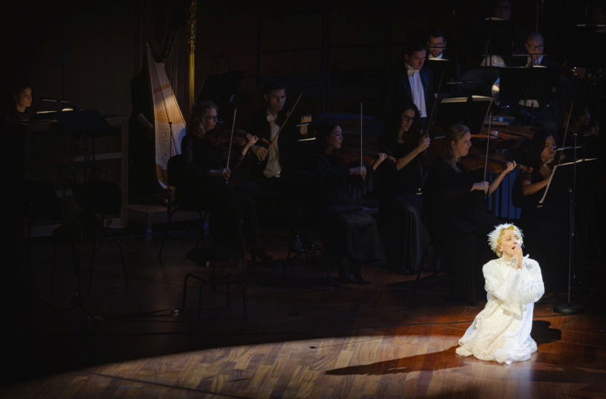 Maria Husmann a Kurtág-féle várakozásban