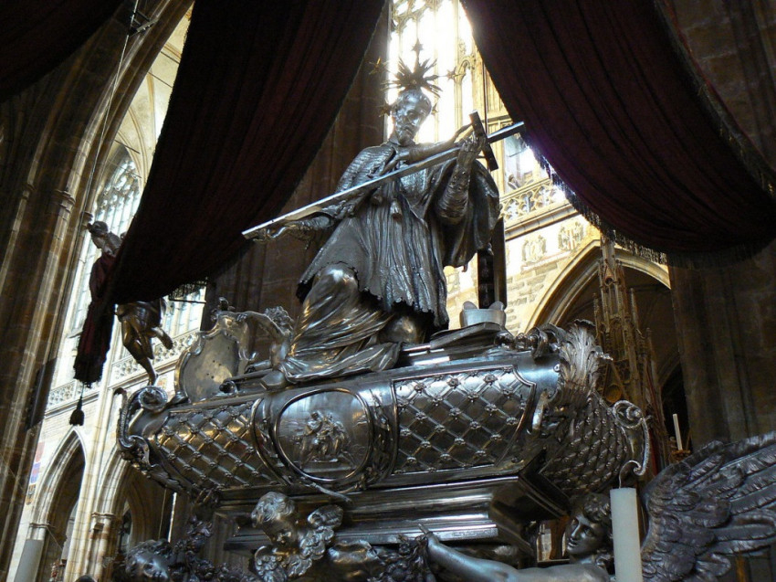 Nepomuki Szent János szarkofágja Szent Vitus-székesegyházban
