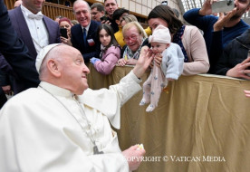 Ferenc pápa beszéde: Ne hagyjátok magukra az időseket, ők a társadalom emlékezete!