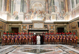 Ferenc pápa a Svájci Gárda tagjait és újoncait köszöntötte a Vatikánban