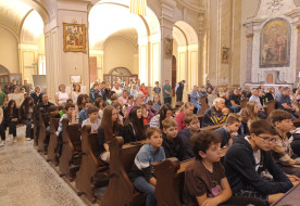Pál József Csaba püspökkel találkoztak a bérmálkozók Máriaradnán