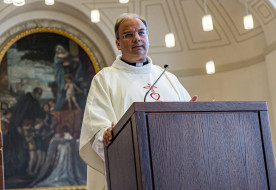 Zsódi Viktor SchP a szerzeteselöljárók találkozóján: Lámpásunk fénye Jézus jelenlétének felismerése