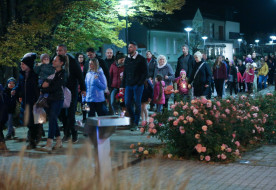 Közel ezerötszázan vettek részt a sárvári Szent Márton lampionos felvonuláson