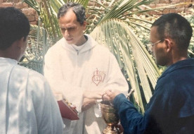 Leó pápa ugyanaz a megközelíthető testvér, mint 1991-ben – Régi barát írt könyvet a Szentatyáról