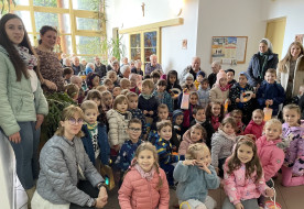 Óvodások és idősek együtt ünnepeltek Márton napján a székelyudvarhelyi Jó Pásztor Idősotthonban