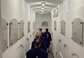 Hálát adtak az elhunyt főpásztorokért a veszprémi Szent Mihály-főszékesegyházban