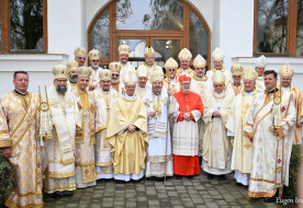 Beiktatták a román nagyérseket a balázsfalvi Szentháromság-székesegyházban