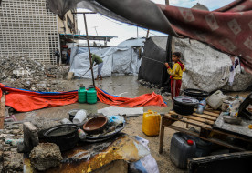 Romanelli gázai plébános: Bombázások és esőzések nehezítik tovább a gázaiak életét