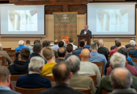 A házasságban két eltérő univerzumot kell szinkronban tartani – Férfitalálkozó Pécsen