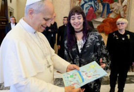 Leó pápa szentszéki segítséggel hazatért ukrán gyerekekkel találkozott – „Értette a fájdalmunkat”