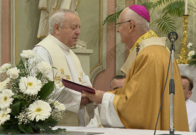 Ötvös András érseki tanácsos vehette át idén az Egri Főegyházmegye Pyrker-díját