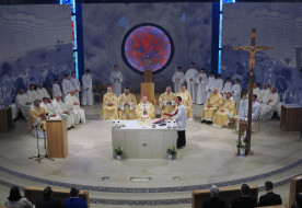 „Az oltár köré gyűlve erősödjünk az égi szeretetben” – Felszentelték Nemesvámos új templomát