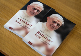 A keresztényeknek bele kell nőniük Krisztus erényeibe – Tracey Rowland teológus előadása a Pázmányon