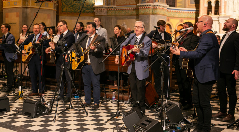 Jézus nem a feleslegünket kéri – Sacro Song ünnep a szegedi dómban