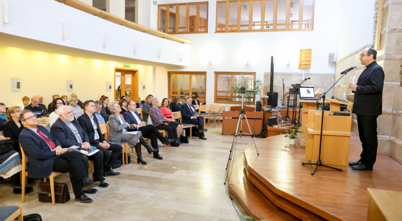 Boldogok a béketeremtők! címmel rendezett konferenciát a Keresztény–Zsidó Tanács