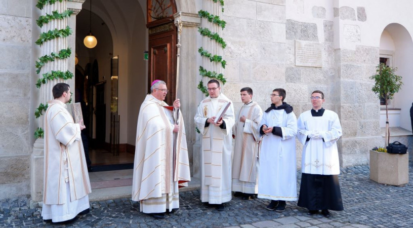 Váljon életstílusunkká a remény! – Kezdetét vette a szentév a Győri Egyházmegyében is