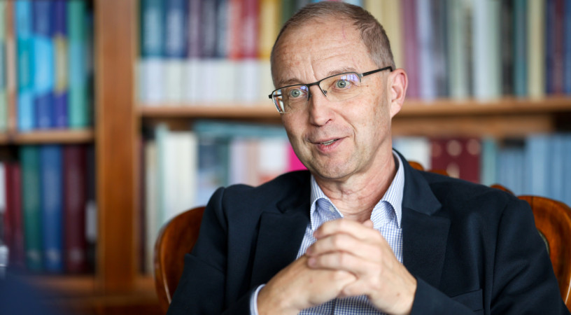 Misszió nemzeti és európai múltunk feltárásáért – Interjú a Szent István Társulat új elnökével