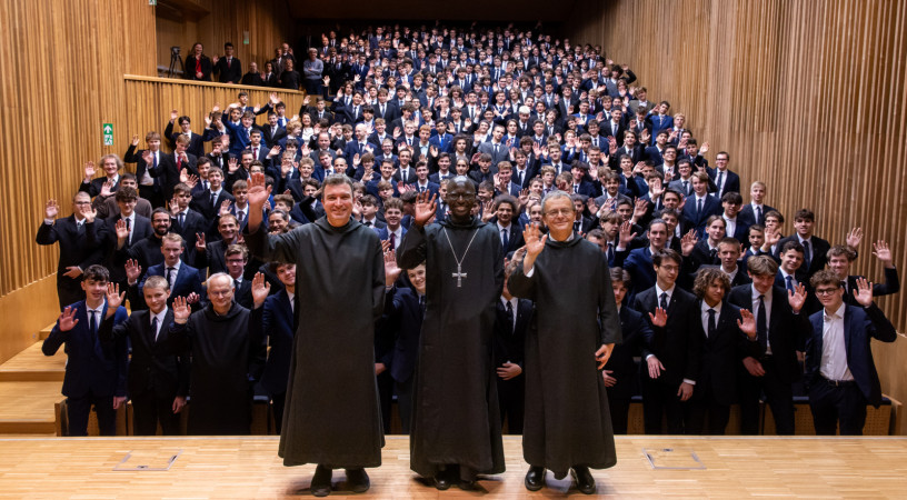 Szenegáli bencés apát érkezett Szent Márton ünnepére Pannonhalmára